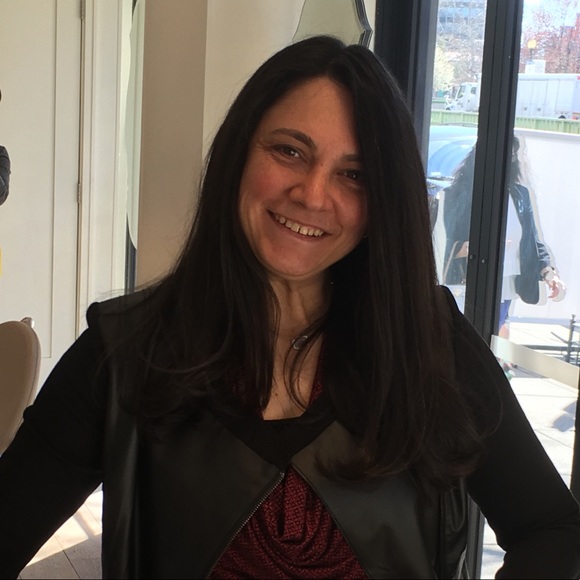 Meet your Posher, Daphne - Picture 1 of 1